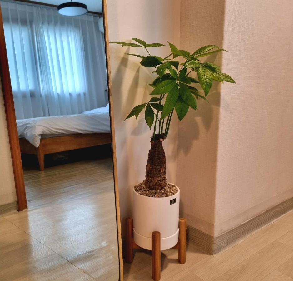 Hongik Hongdae Yeonnam Hoi-House Apartment Seoul Ngoại thất bức ảnh